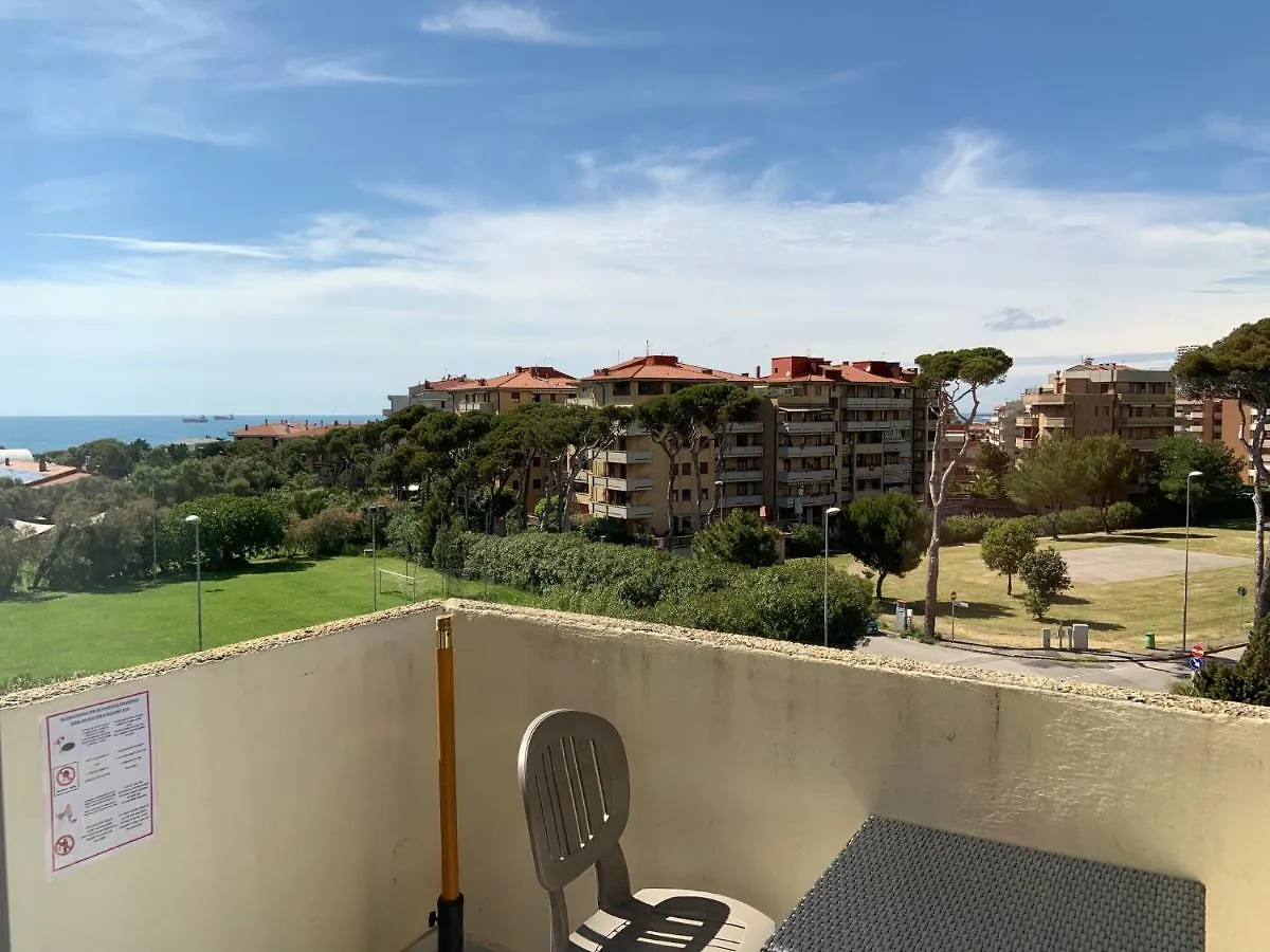 Suites Marilia Apartments Pool Side - Suite Livorno Holiday Home Group