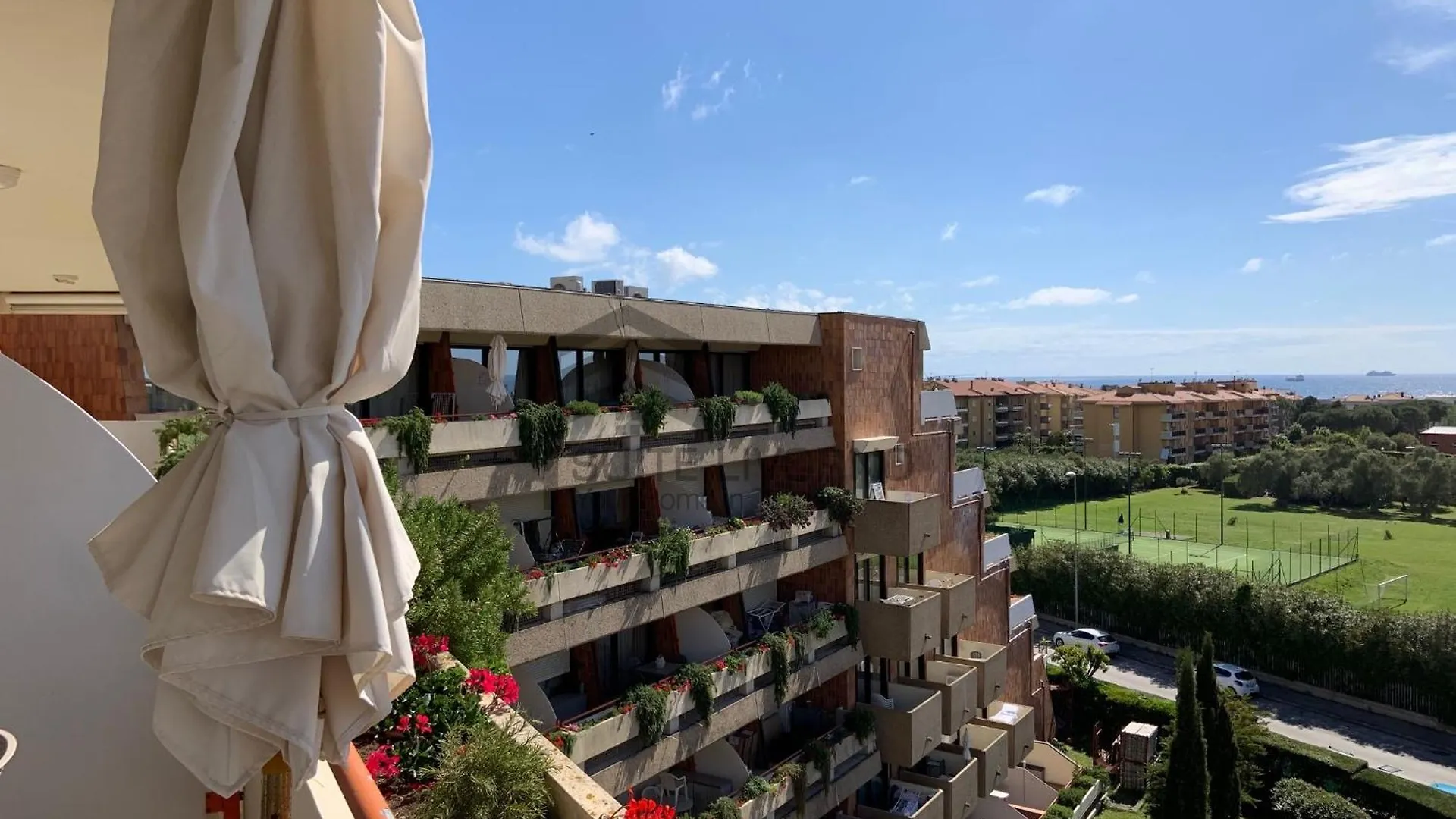 Suites Marilia Apartments Pool Side - Suite Livorno Holiday Home Group 0*,  Itália