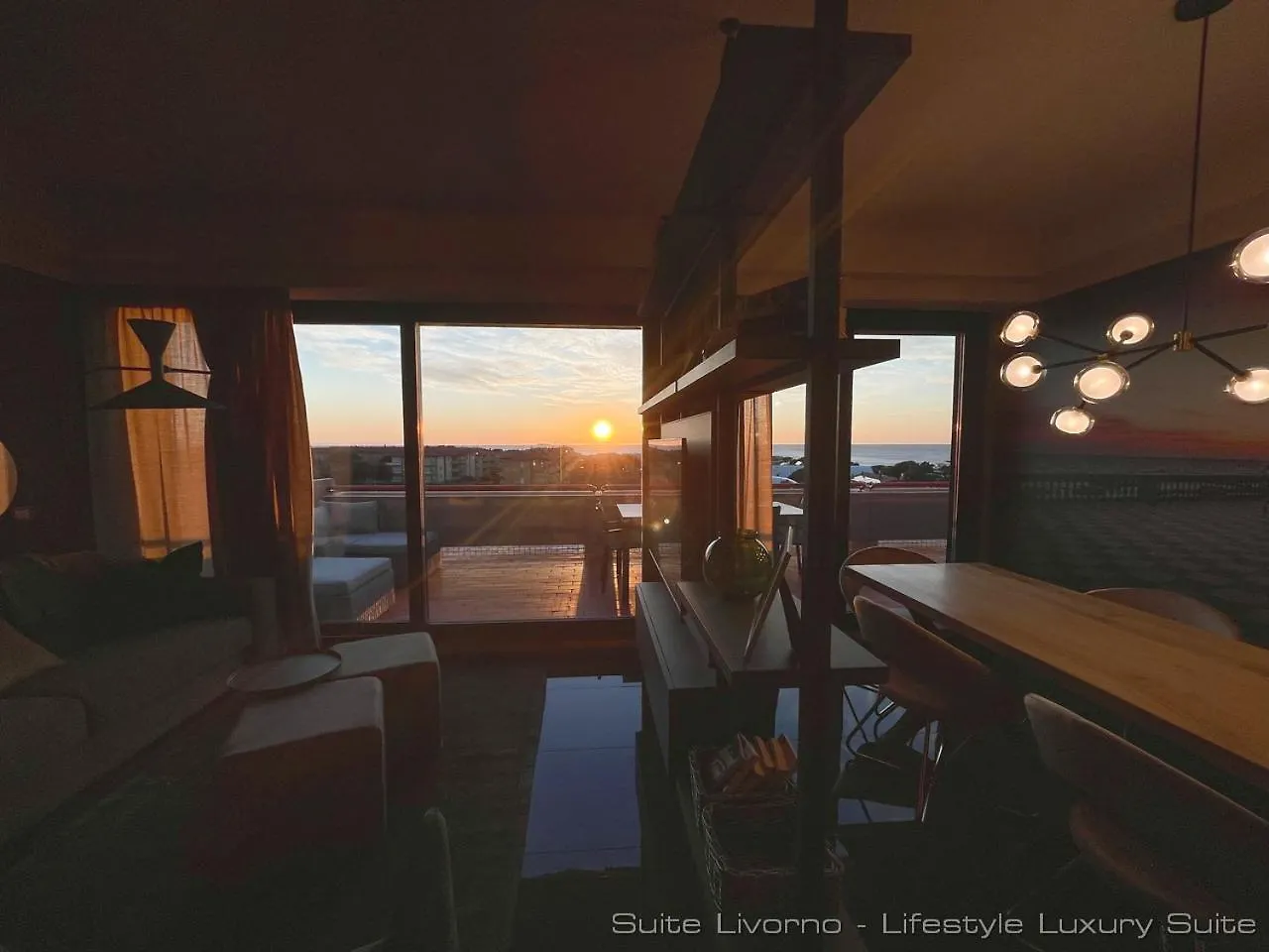 Suites Marilia Apartments Pool Side - Suite Livorno Holiday Home Group Itália