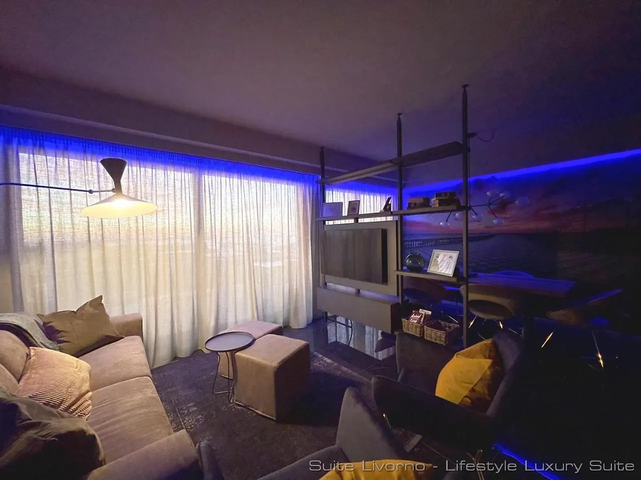 Suites Marilia Apartments Pool Side - Suite Livorno Holiday Home Group