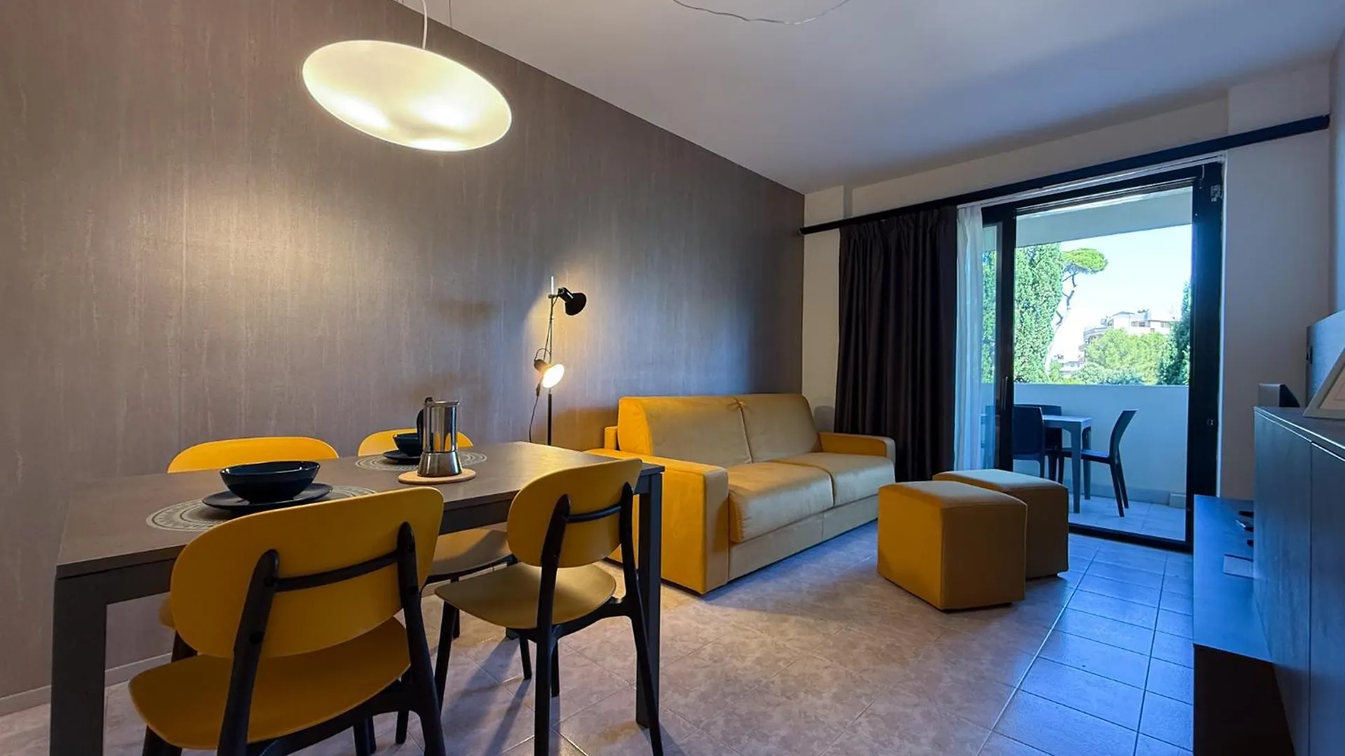 Suites Marilia Apartments Pool Side - Suite Livorno Holiday Home Group 0*,
