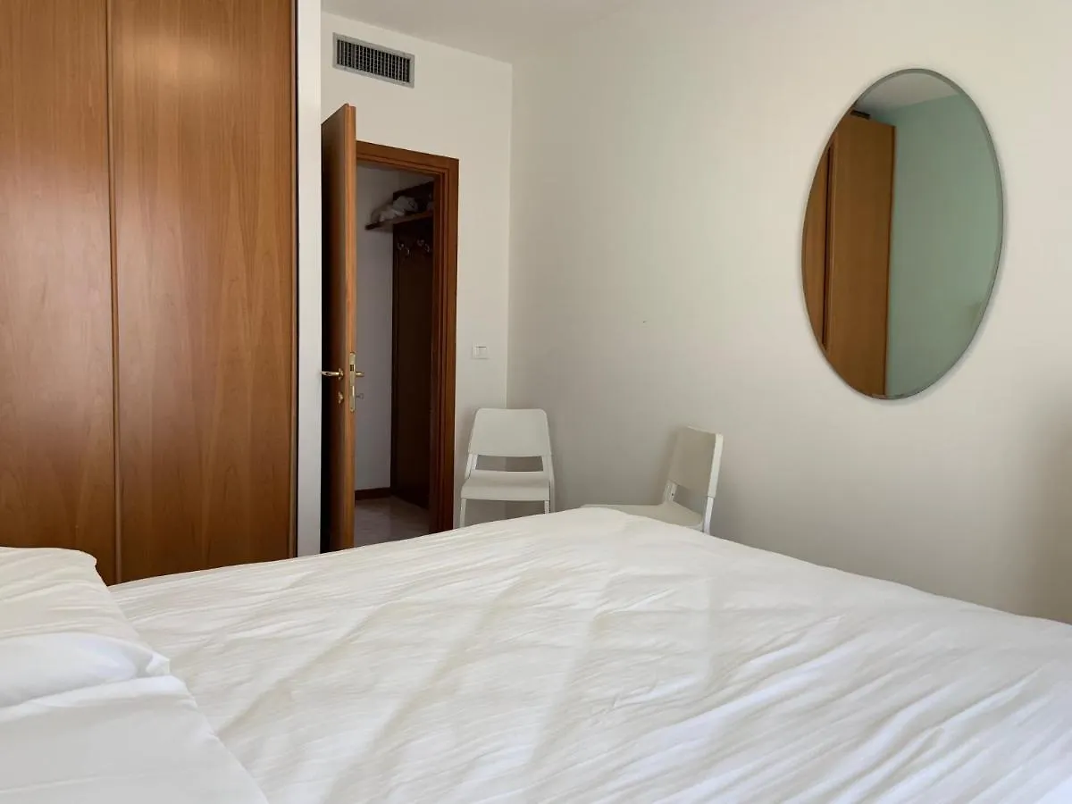 Suites Marilia Apartments Pool Side - Suite Livorno Holiday Home Group 0*,