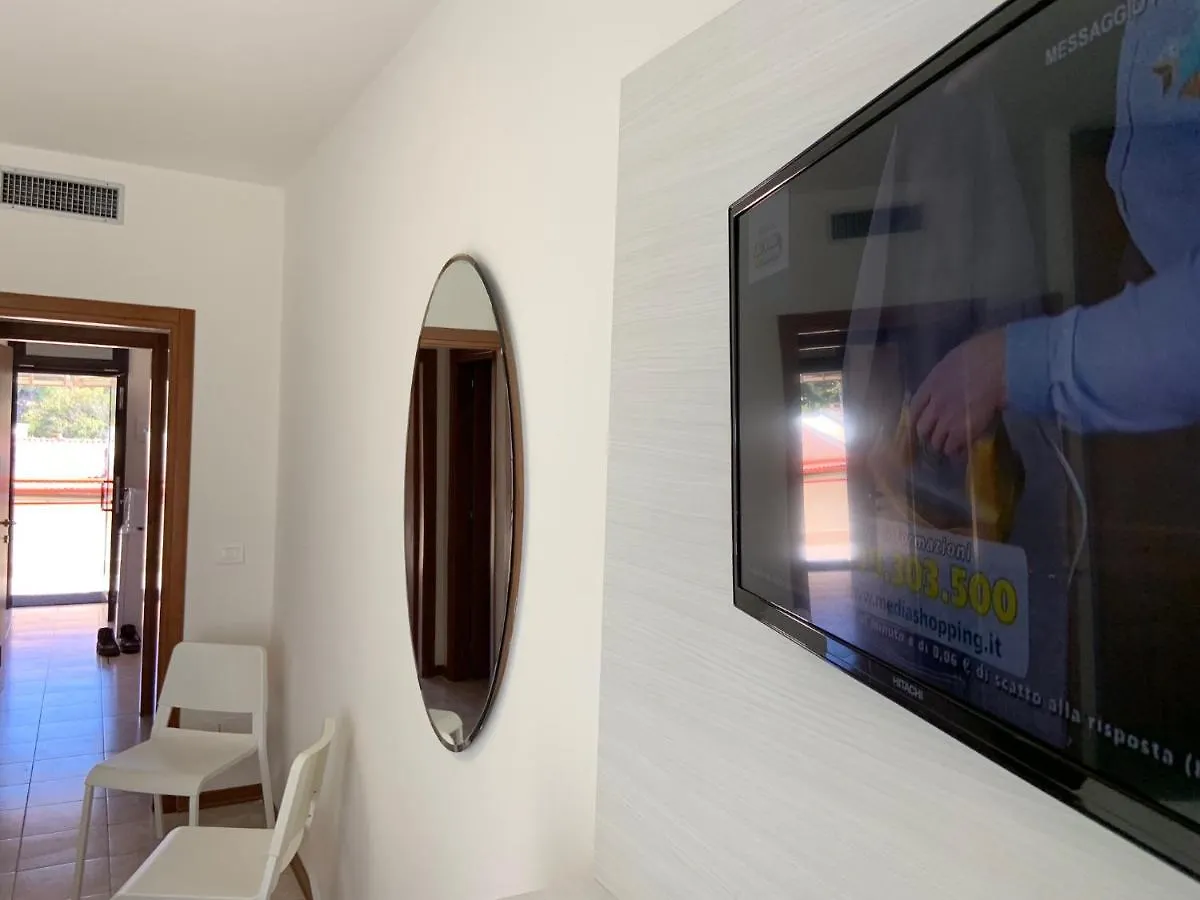 Suites Marilia Apartments Pool Side - Suite Livorno Holiday Home Group 0*,