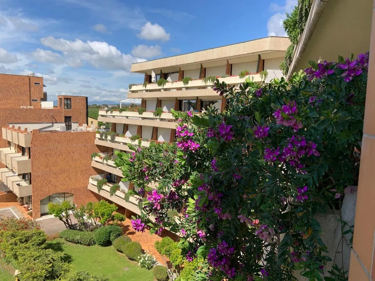 Suites Marilia Apartments Pool Side - Suite Livorno Holiday Home Group
