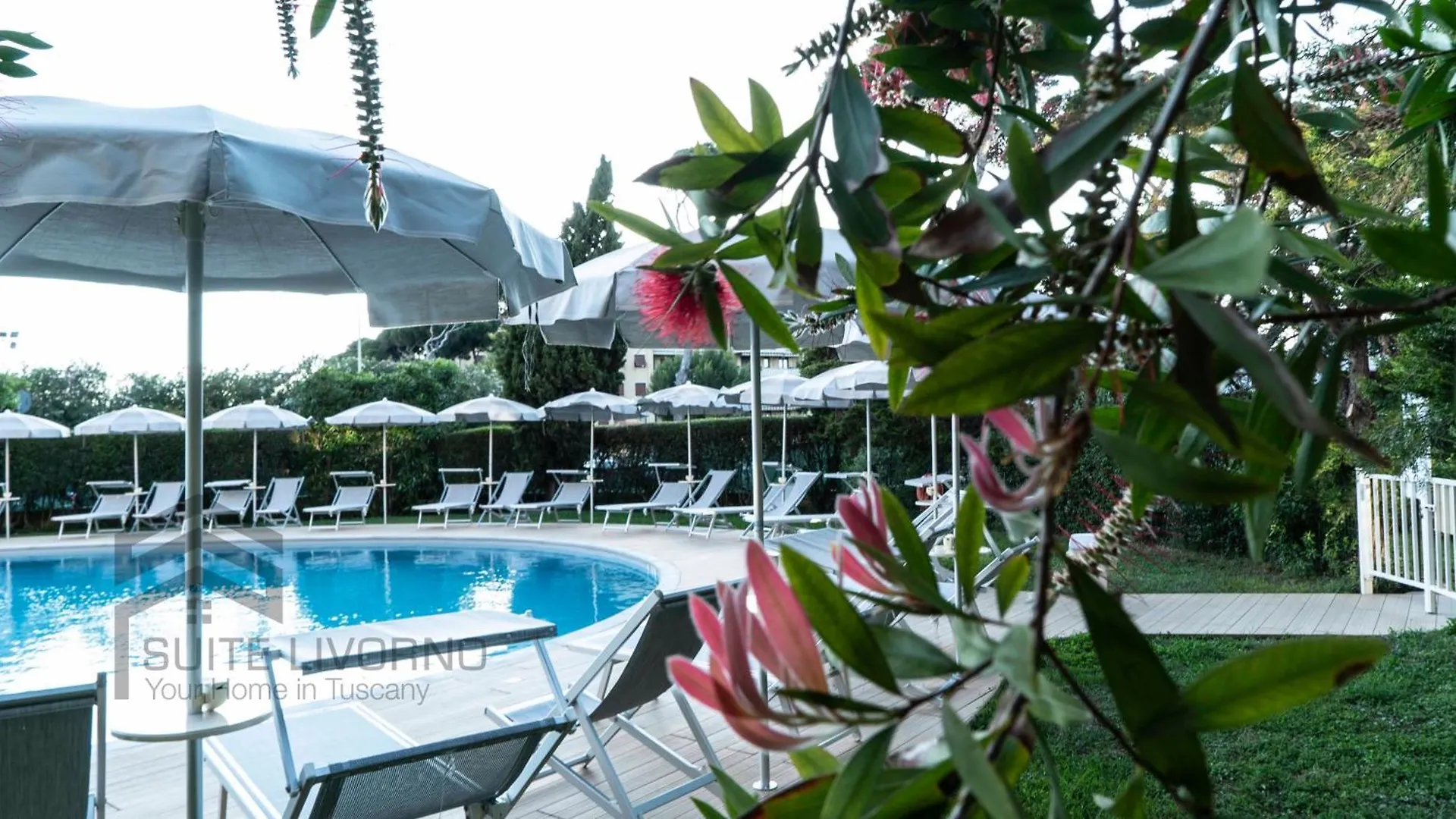 Suites Marilia Apartments Pool Side - Suite Livorno Holiday Home Group