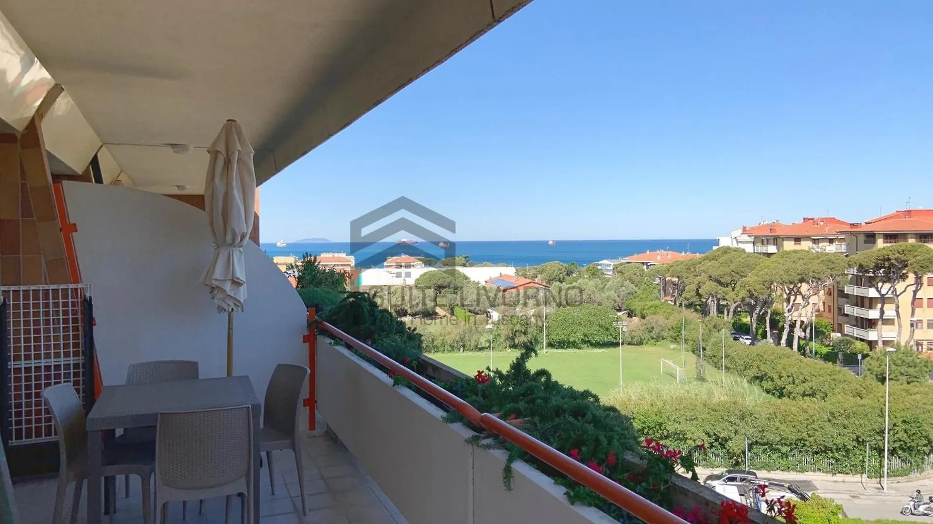 Suites Marilia Apartments Pool Side - Suite Livorno Holiday Home Group