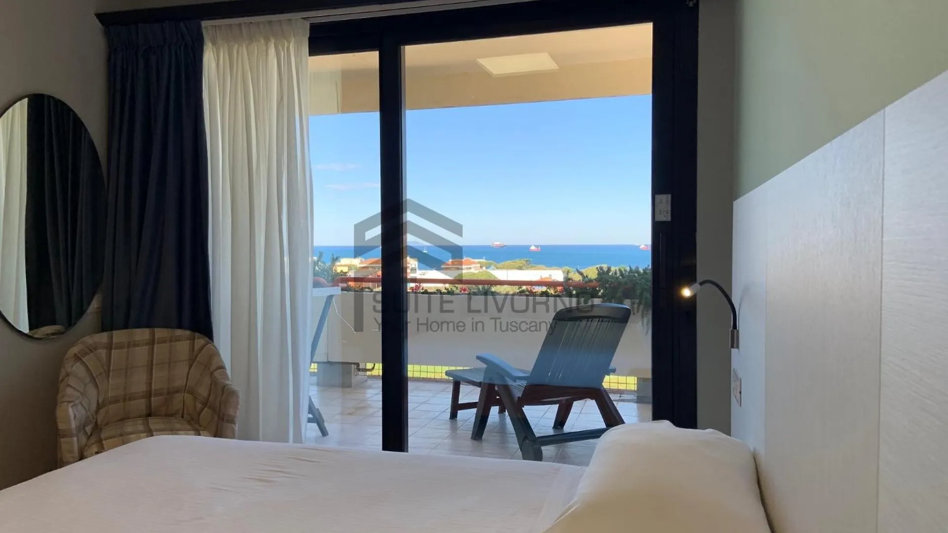 Suites Marilia Apartments Pool Side - Suite Livorno Holiday Home Group