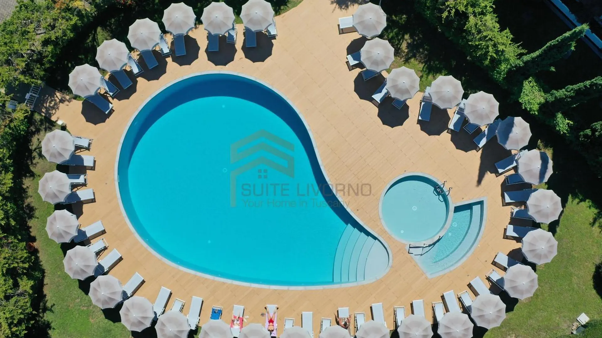 Suites Marilia Apartments Pool Side - Suite Livorno Holiday Home Group