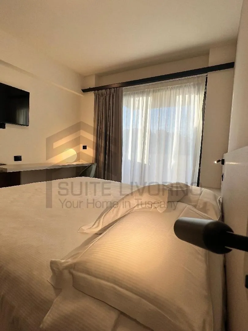 Suites Marilia Apartments Pool Side - Suite Livorno Holiday Home Group